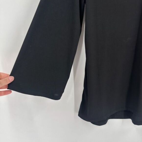 NWT Carmen Marc Valvo Women's V Neck Studded Tunic Blouse Black Gold Size Large - Picture 6 of 8